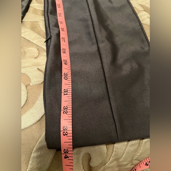 Good American Scuba Trousers  Gray, size 2/26
NWOT - Picture 9 of 12